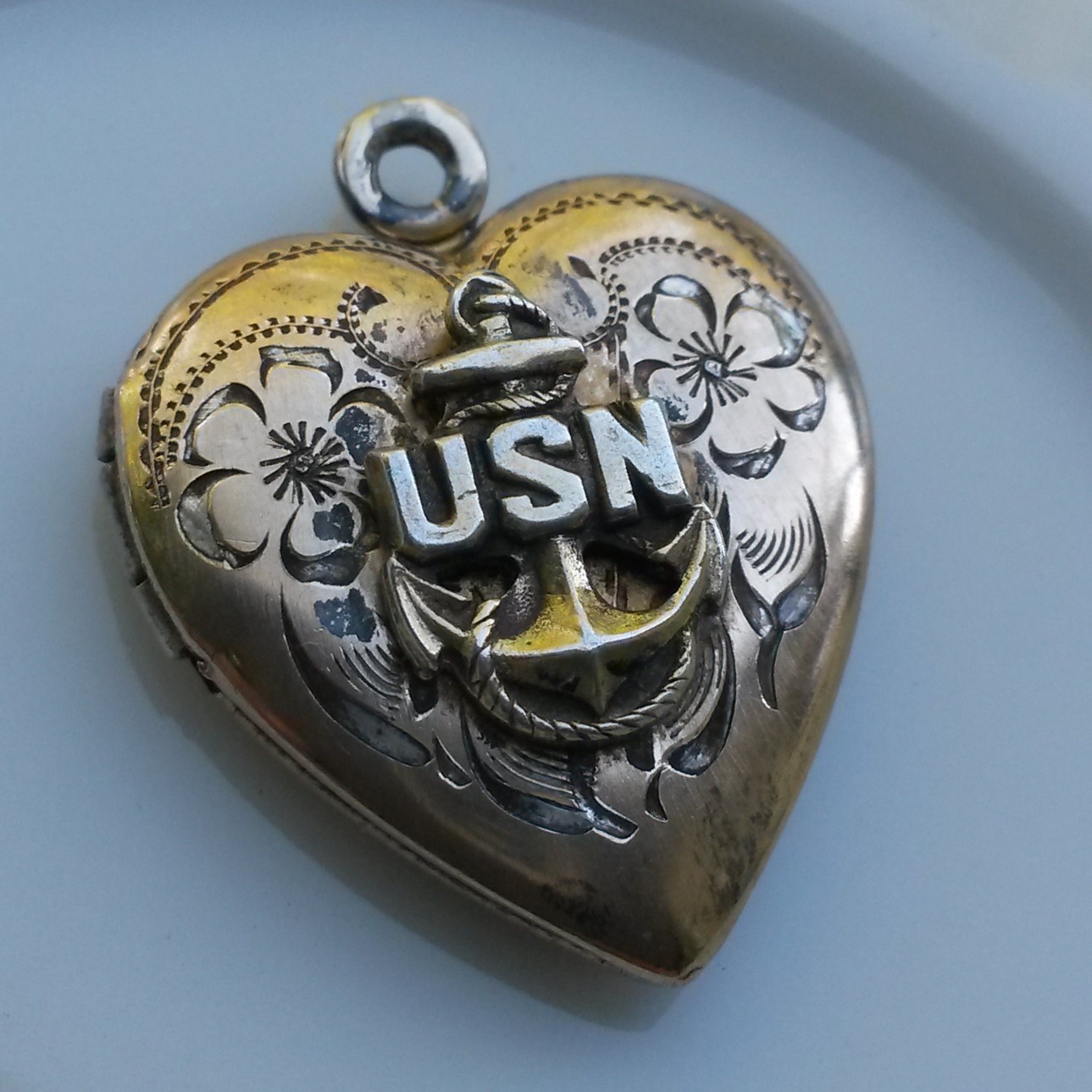 VTG 1/20 10K Gold Filled Sterling Sweetheart Locket US Navy Pendant w/ Dog Photo