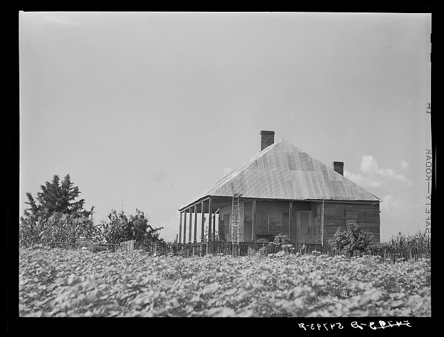 Photo:Melrose Louisiana 1940 Cotton Plantation Old Home on Farmhouse