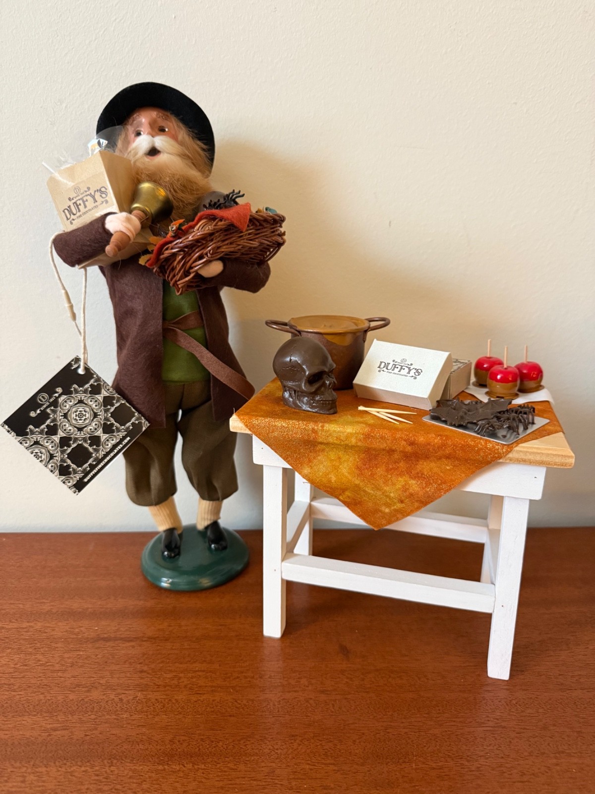 BYERS CHOICE 2025 Exclusive Duffy’s Chocolatier Washburn & Table - Nice Set