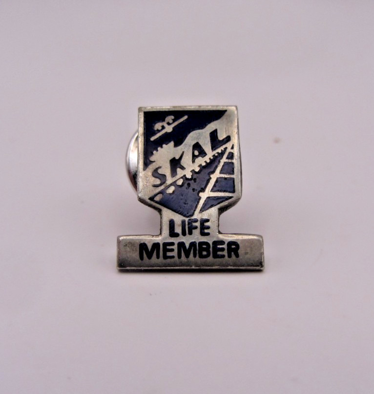 Vintage SKAL International Life Member Lapel Pin Silver-Tone Enamel Ski Badge