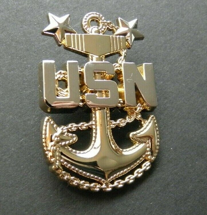 MASTER CHIEF PETTY OFFICER USN NAVY LAPEL PIN BADGE 1.25 X 1.75 INCHES ANCHOR