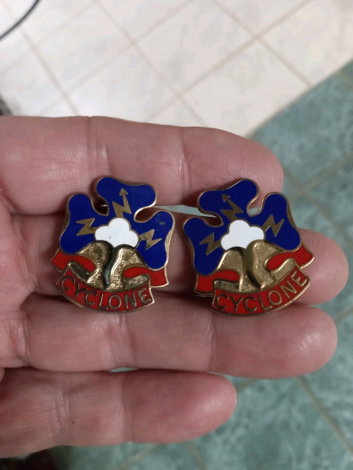 VTG SET US Army 38th Infantry Division Cyclone DI DUI Pin G-23  Made in USA