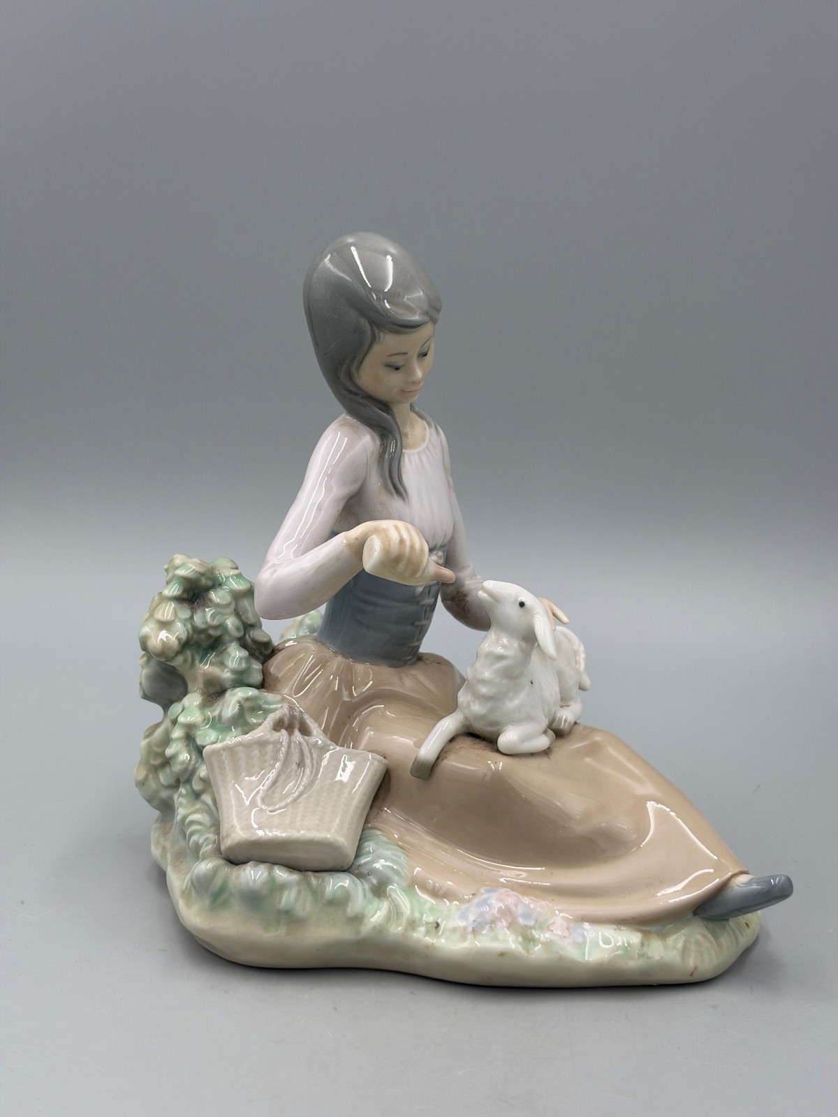 Vintage Lladro Spain Figurine #1312 Feed Time Girl Feeding Lamb, Retired
