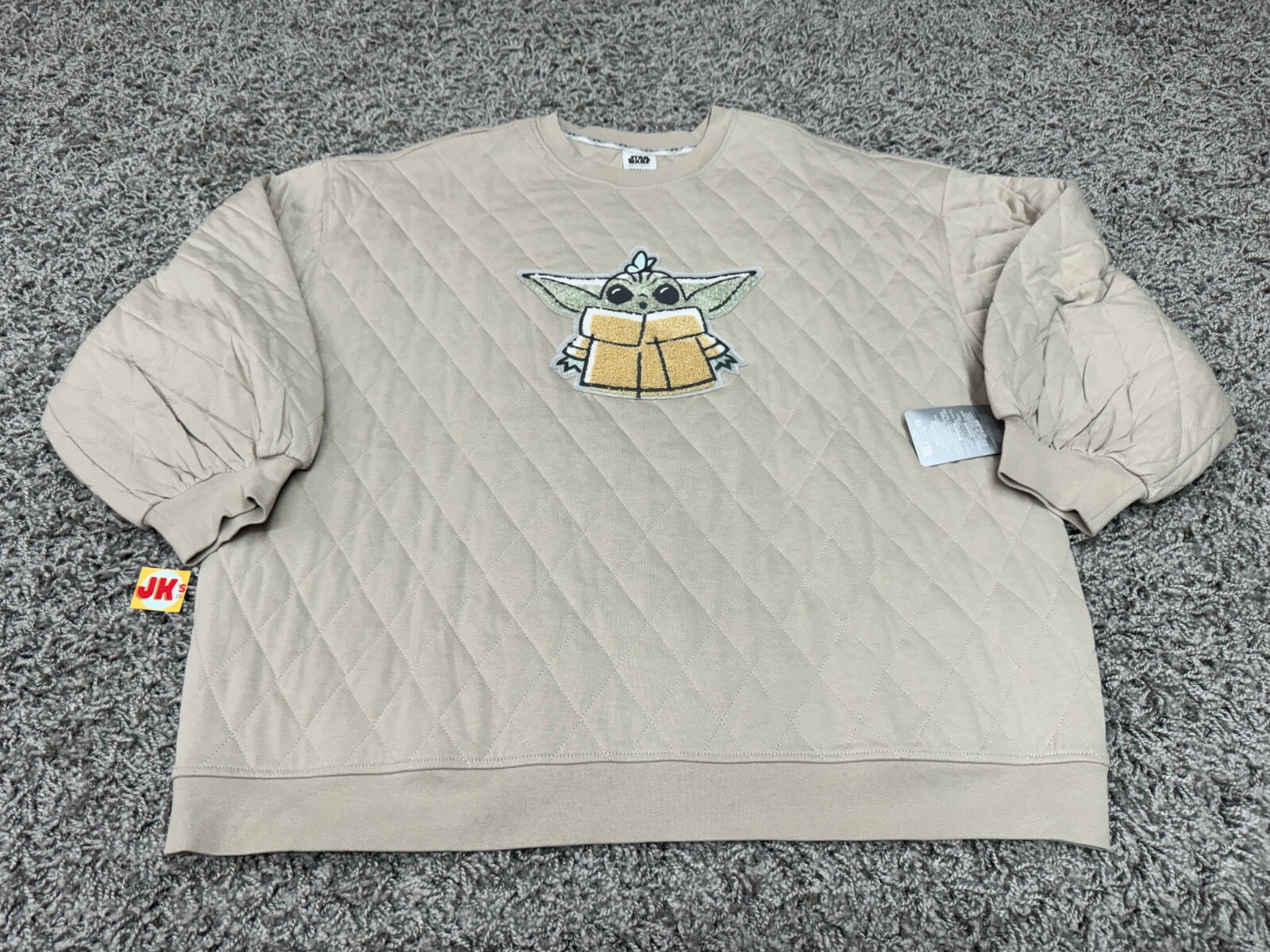 NEW Star Wars Sweatshirt Adult 1X XL Beige Mandalorian Yoda Grogu Disney Parks