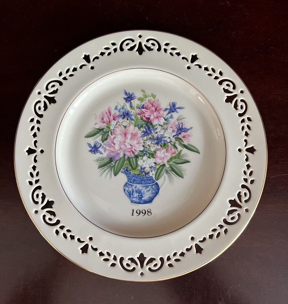 1998 Lenox Colonial Bouquet Rhode Island Limited Edition Collectors plate