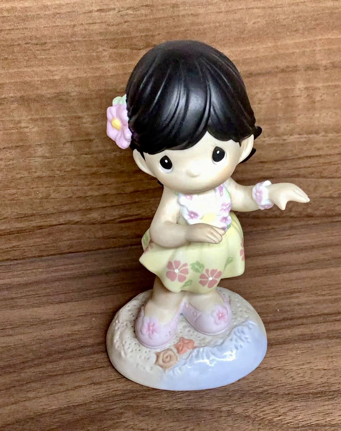 Precious Moments Love From Hawaii Girl Figurine RARE Hard To Find-Yellow Dress