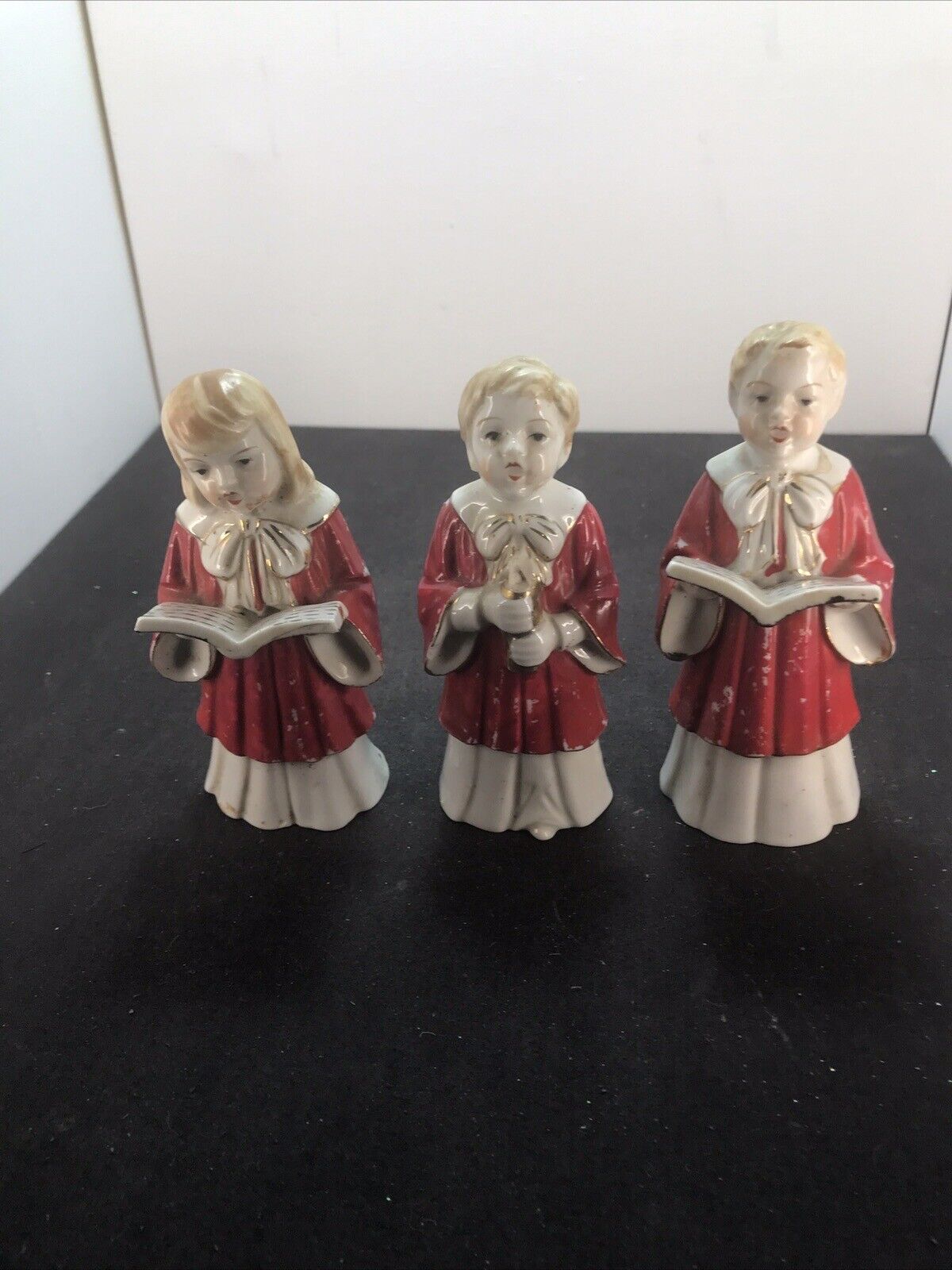 Rare Vtg Ucagco Japan Trio Carolers Red Robes Christmas Holiday Red Paint Loss