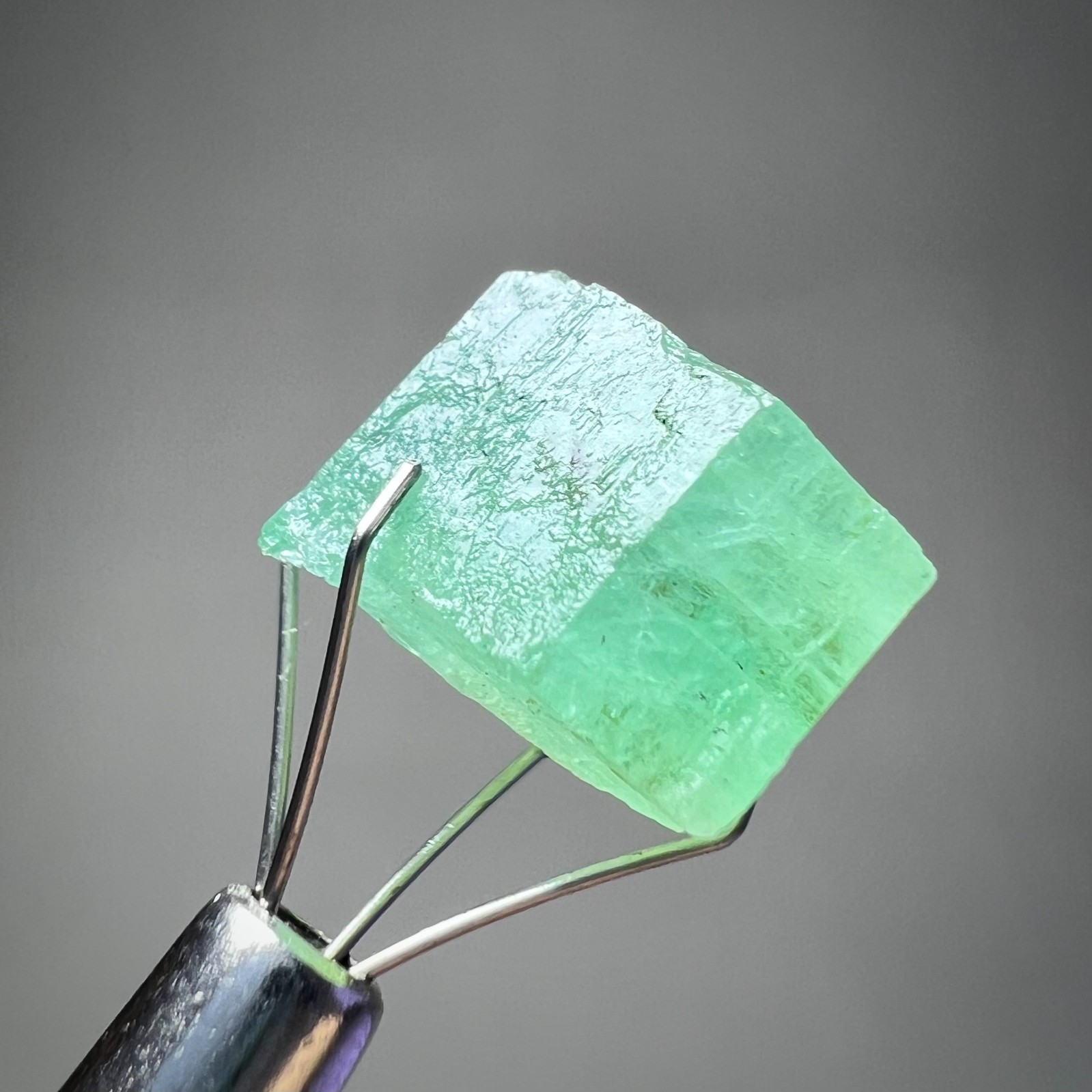 15ct Beryl Var Gemmy Medium Green Emerald Crystal from Chitral, Pakistan