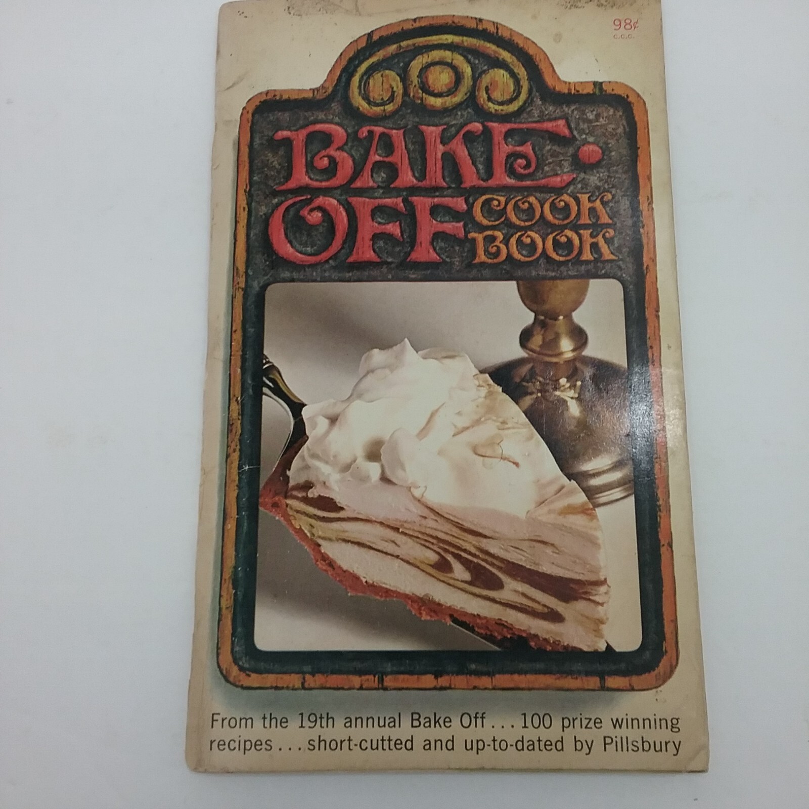 Vintage Cookbook Pillsbury Bake Off 19th annual. 1968