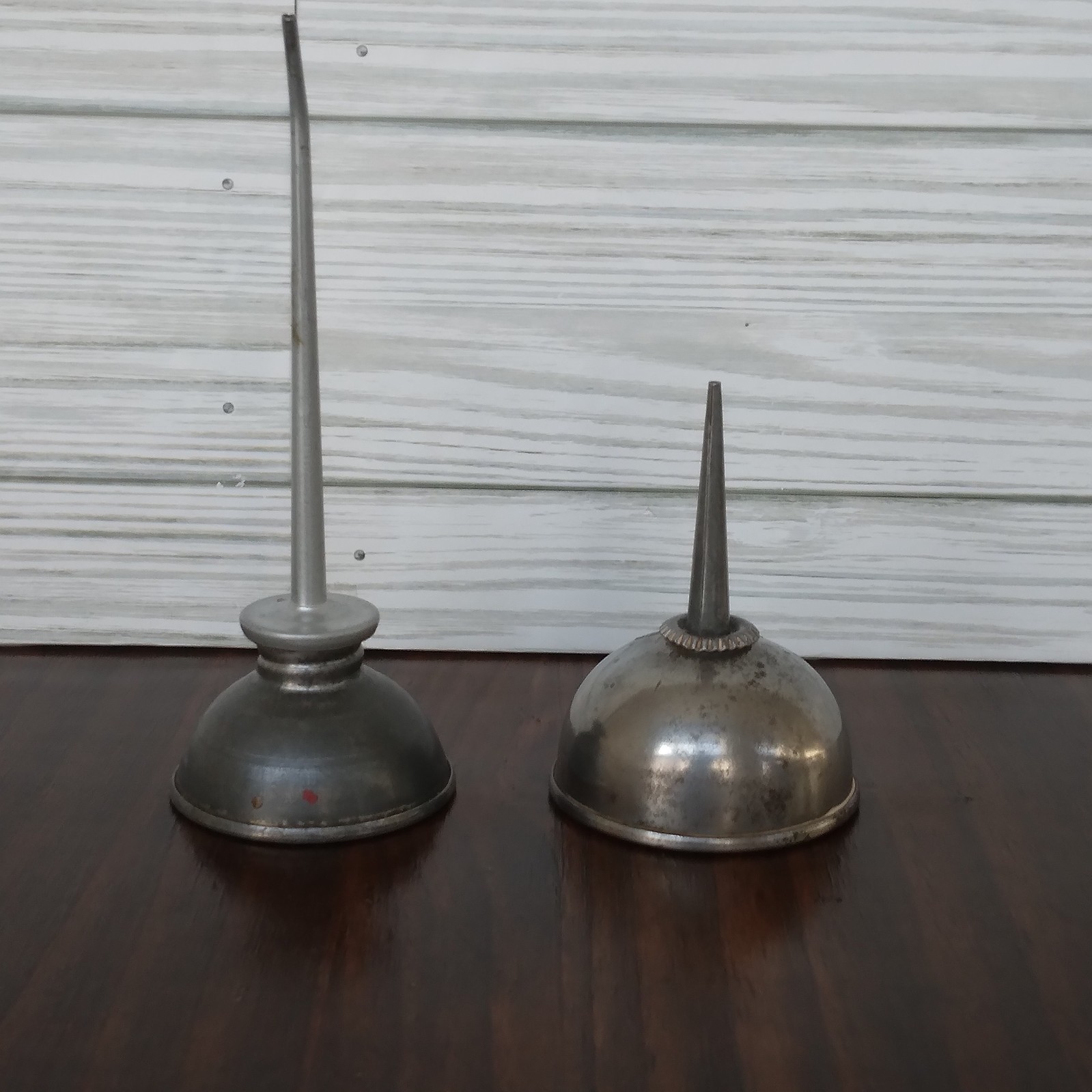 2 NICE OLD VINTAGE SEWING MACHINE OIL CAN OILER SINGER & UNMARKED