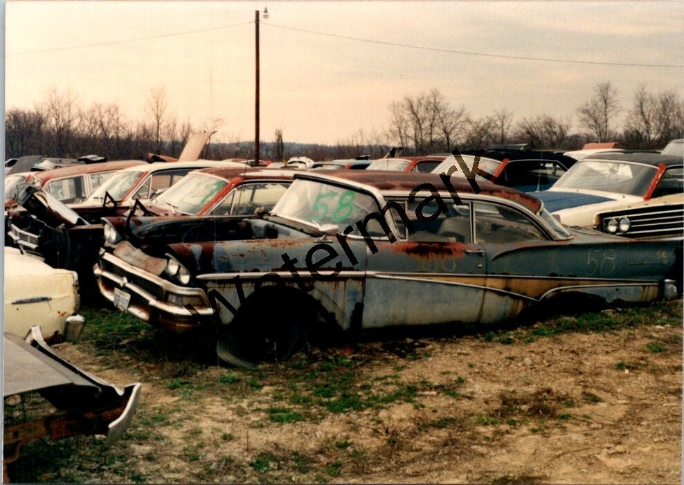 Junkyard junk rusty old vintage automobile car found photo 3.5x5\