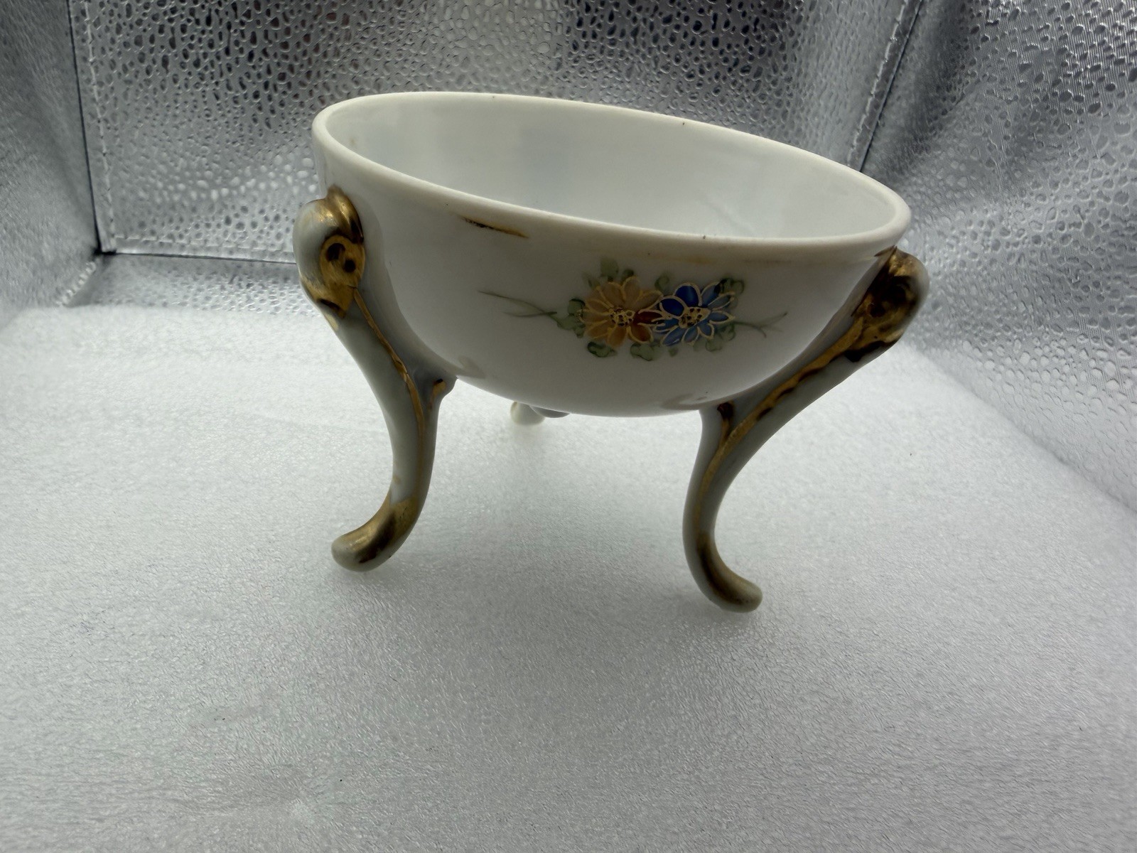VINTAGE NIPPON MORIMURA HANDPAINTED INDIVIDUAL DIPPING BOWL WITH FEET 