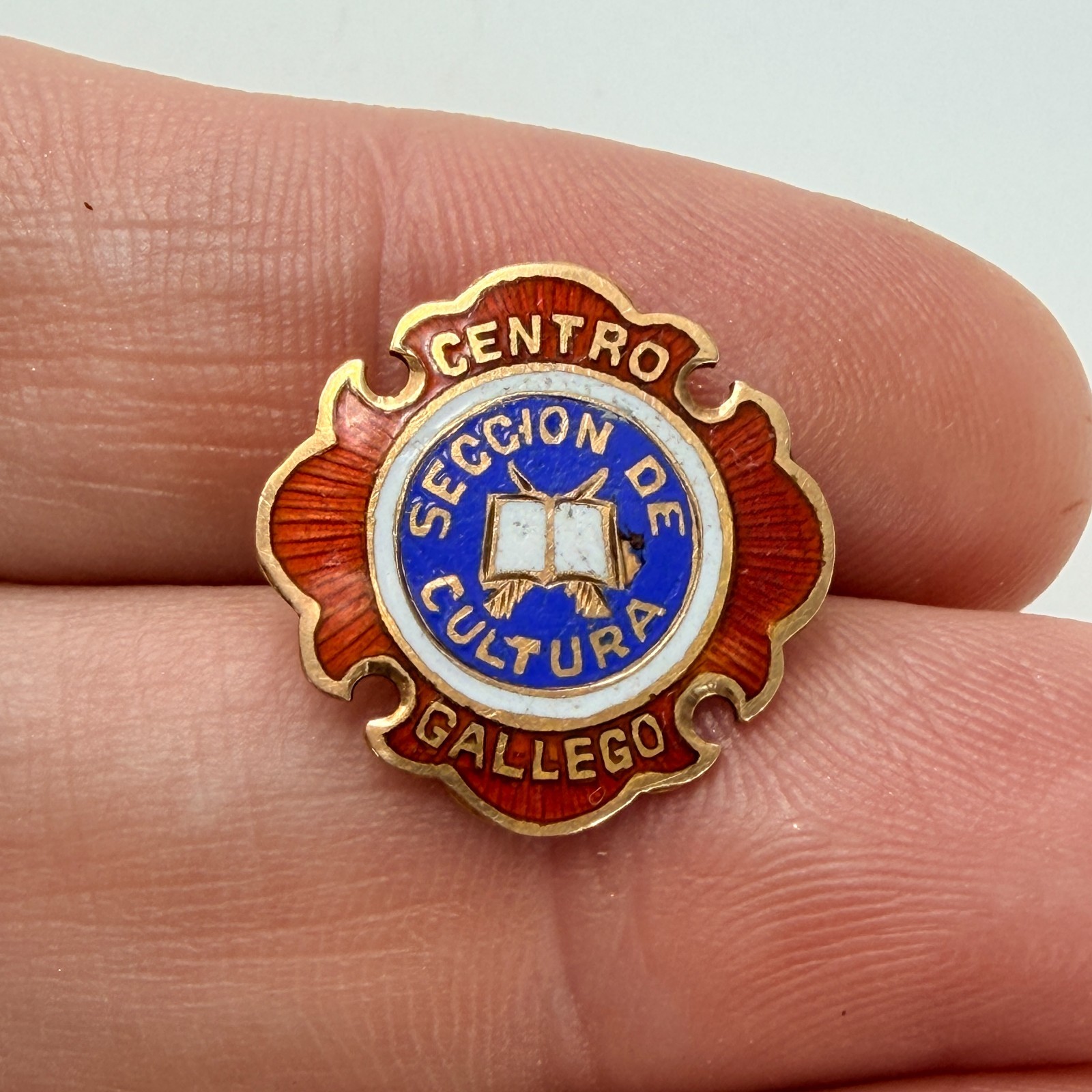 Rare 14k Gold Centro Gallego Seccion De Cultura Pin Cultural Society Cuba Cuban