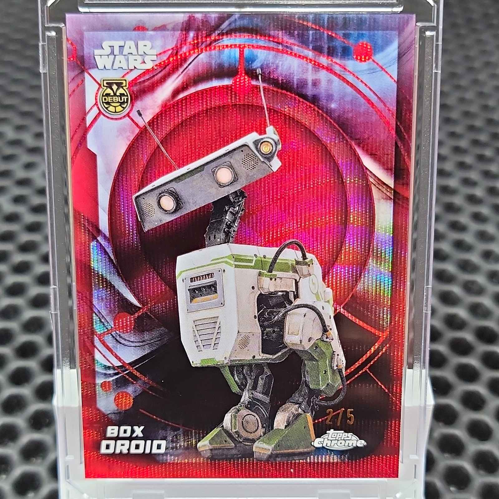 Topps 2026 Topps Chrome Star Wars Debut Box Droid #143 Serial Numbered 2/5 Topps 2026 Topps Chrome Star Wars Debut Box Droid #143 Serial Numbered 2/5