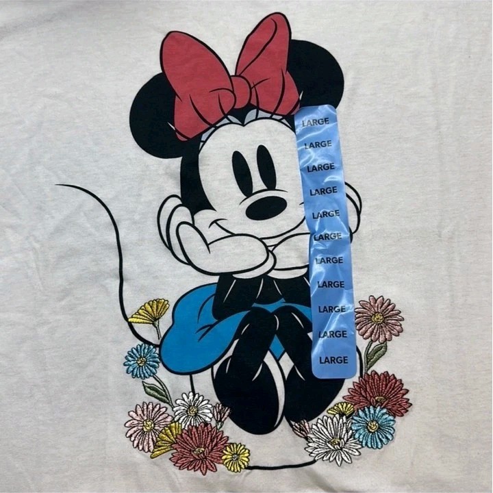 NWT Disney Women\'s Graphic T Shirt, Minnie Mouse Embroidered Flowers White Large
