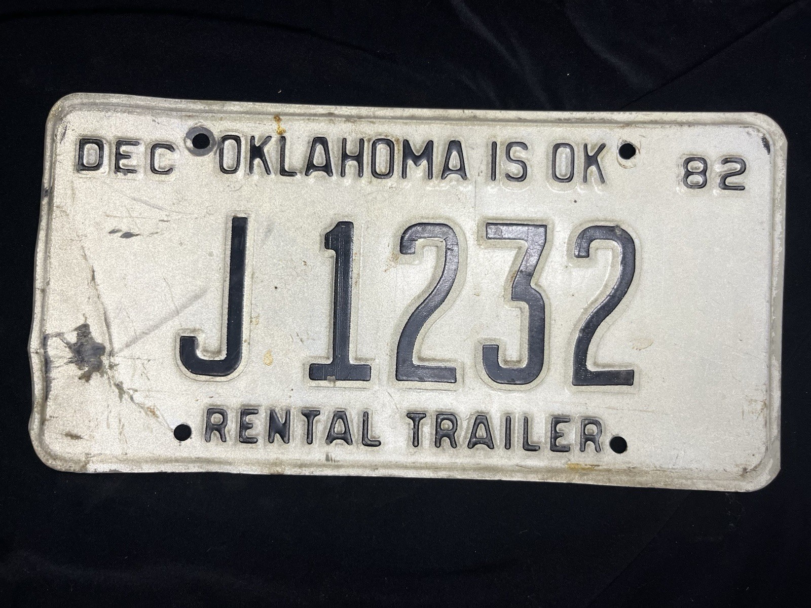Vintage 1982 Oklahoma Rental Trailer License Plate
