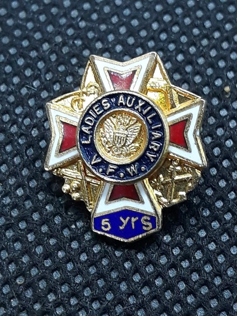 Vintage Ladies Auxiliary VFW 5 Year Red, White & Blue Gold Tone Pin