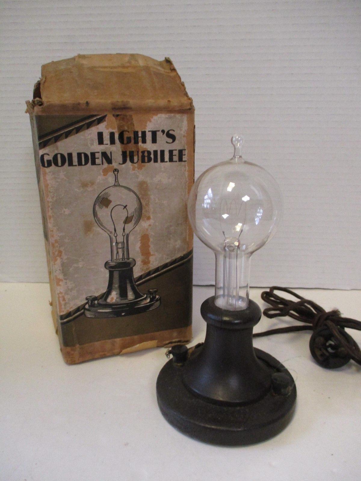 Vintage LIGHT'S GOLDEN JUBILEE Light Bulb w/ Box - 1929 THOMAS EDISON
