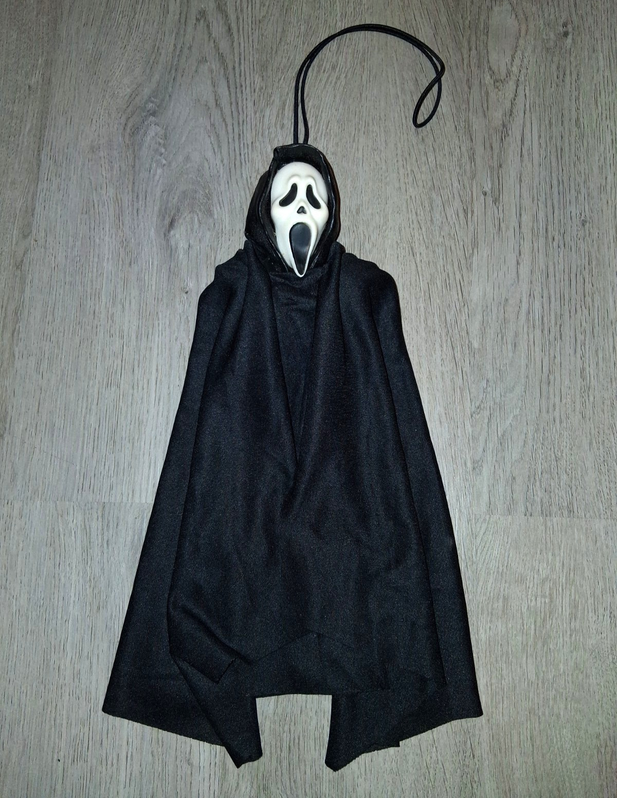 Vintage Fun World Scream Ghost Face Small Hanging Halloween Decoration 15 Vintage Fun World Scream Ghost Face Small Hanging Halloween Decoration 15