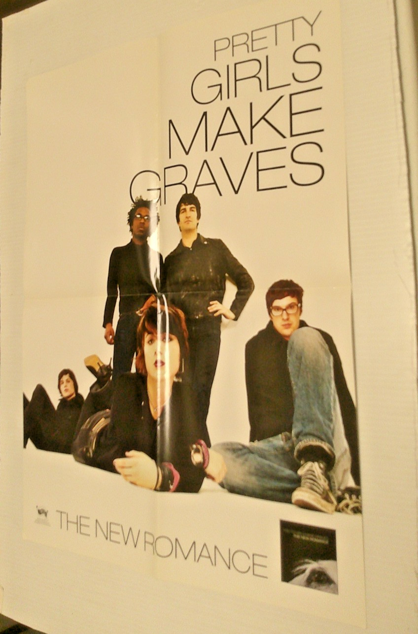 Poster - Pretty Girls Make Graves the new romance - band S3