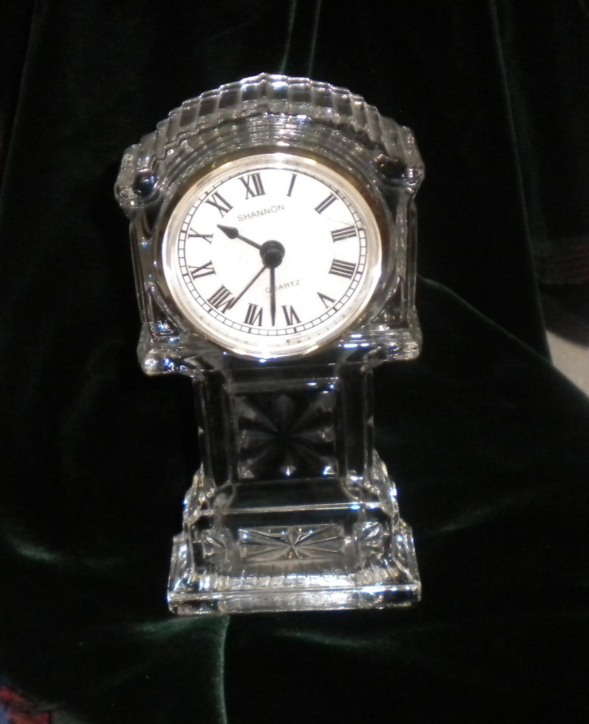 SHANNON IRISH CRYSTAL OF IRELAND SMALL CLOCK DESIGN 24% LEAD CRYSTAL BOX01