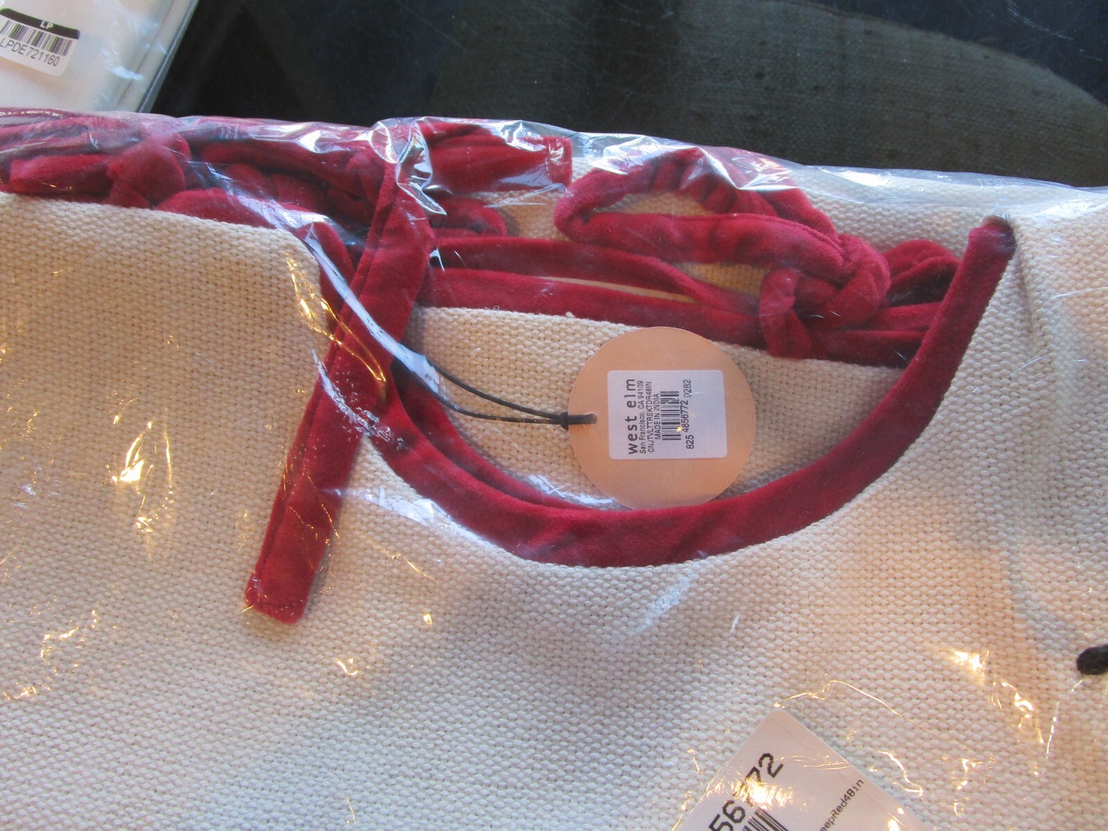 West Elm Cotton Jute Velvet Tree Skirt 48 West Elm Cotton Jute Velvet Tree Skirt 48