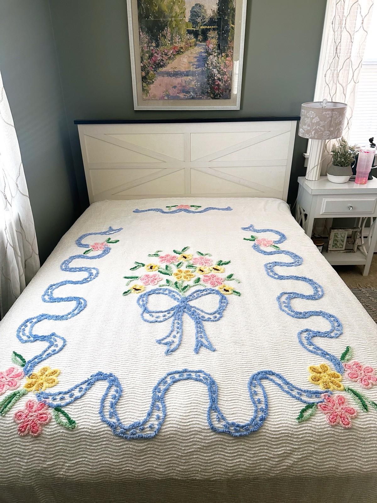 *Vibrant Bouquet* Vintage Floral & Bow Chenille Bedspread~88x100~EUC