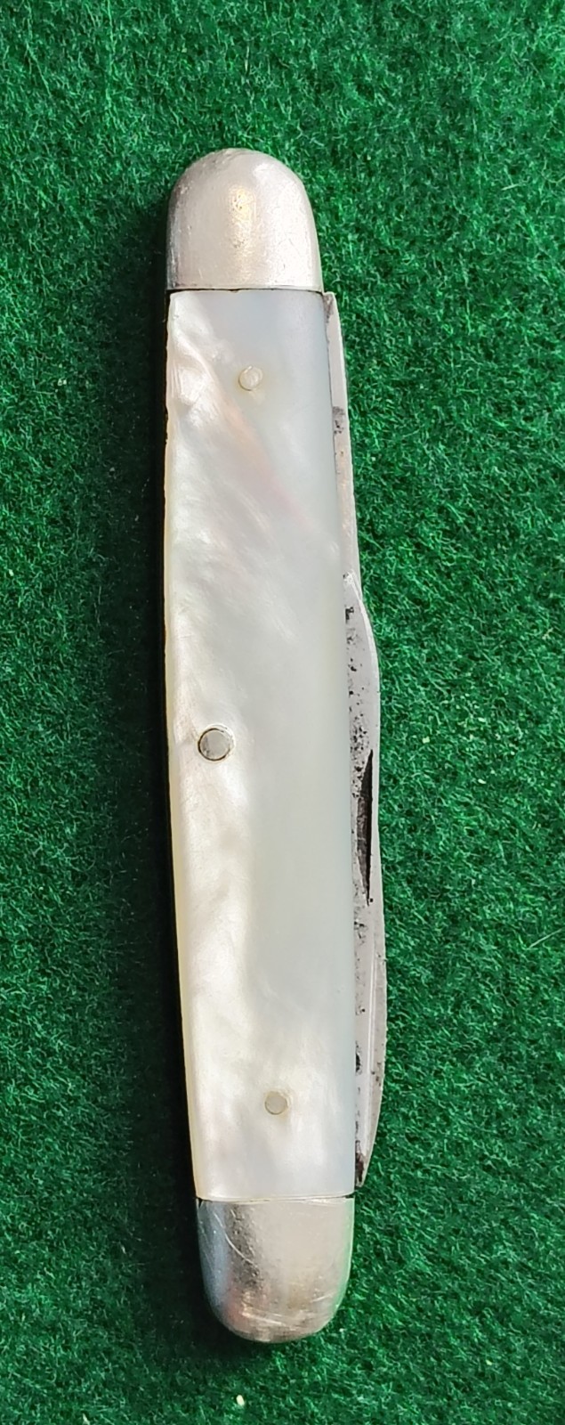 Antique Cattaraugus 2 Blade pocket knife, Beautiful MOP Scales, Great Snap. Antique Cattaraugus 2 Blade pocket knife, Beautiful MOP Scales, Great Snap.
