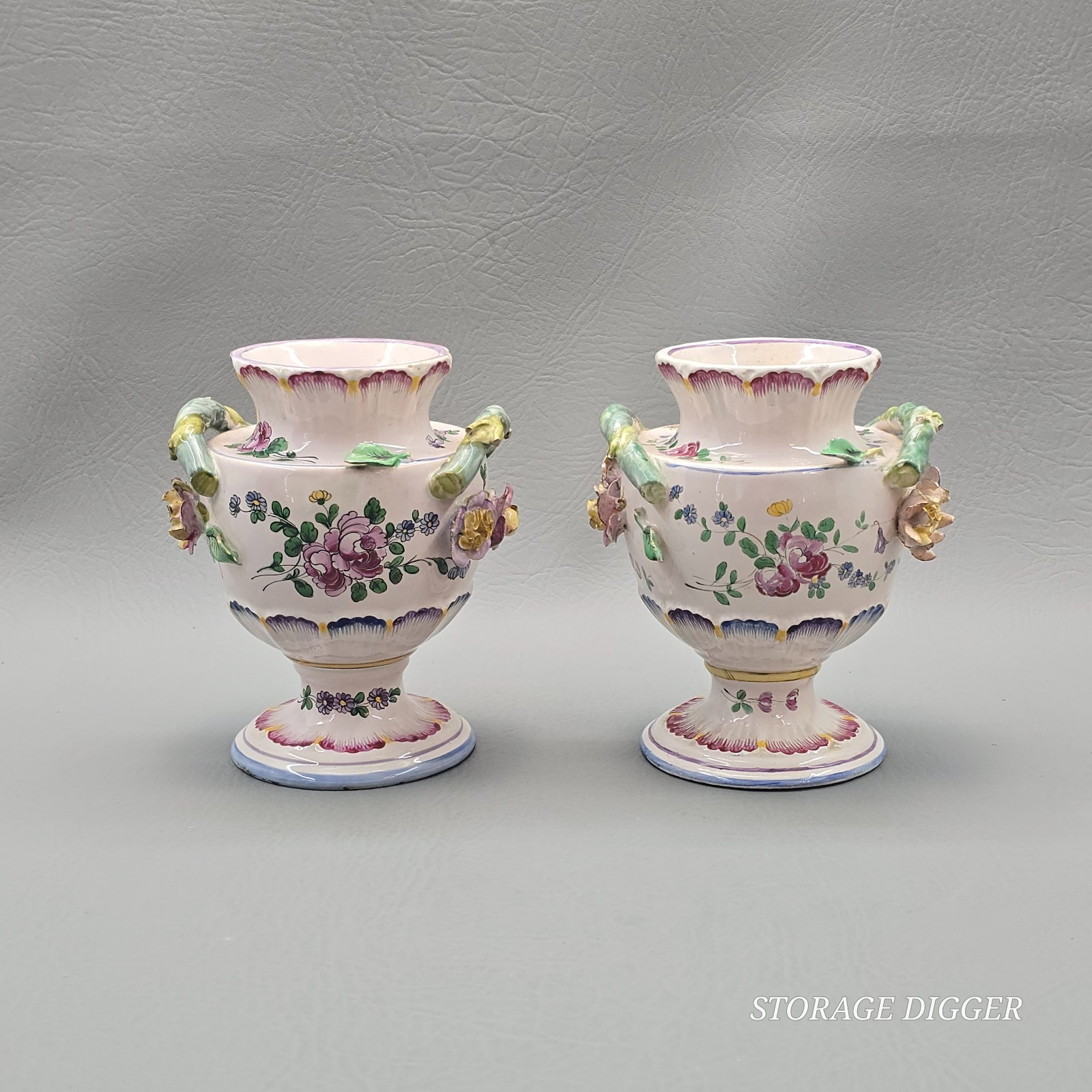 VTG AS IS Set of 2 Small French Old Paris Hand Painted Ceramic Urn Vases 5.8