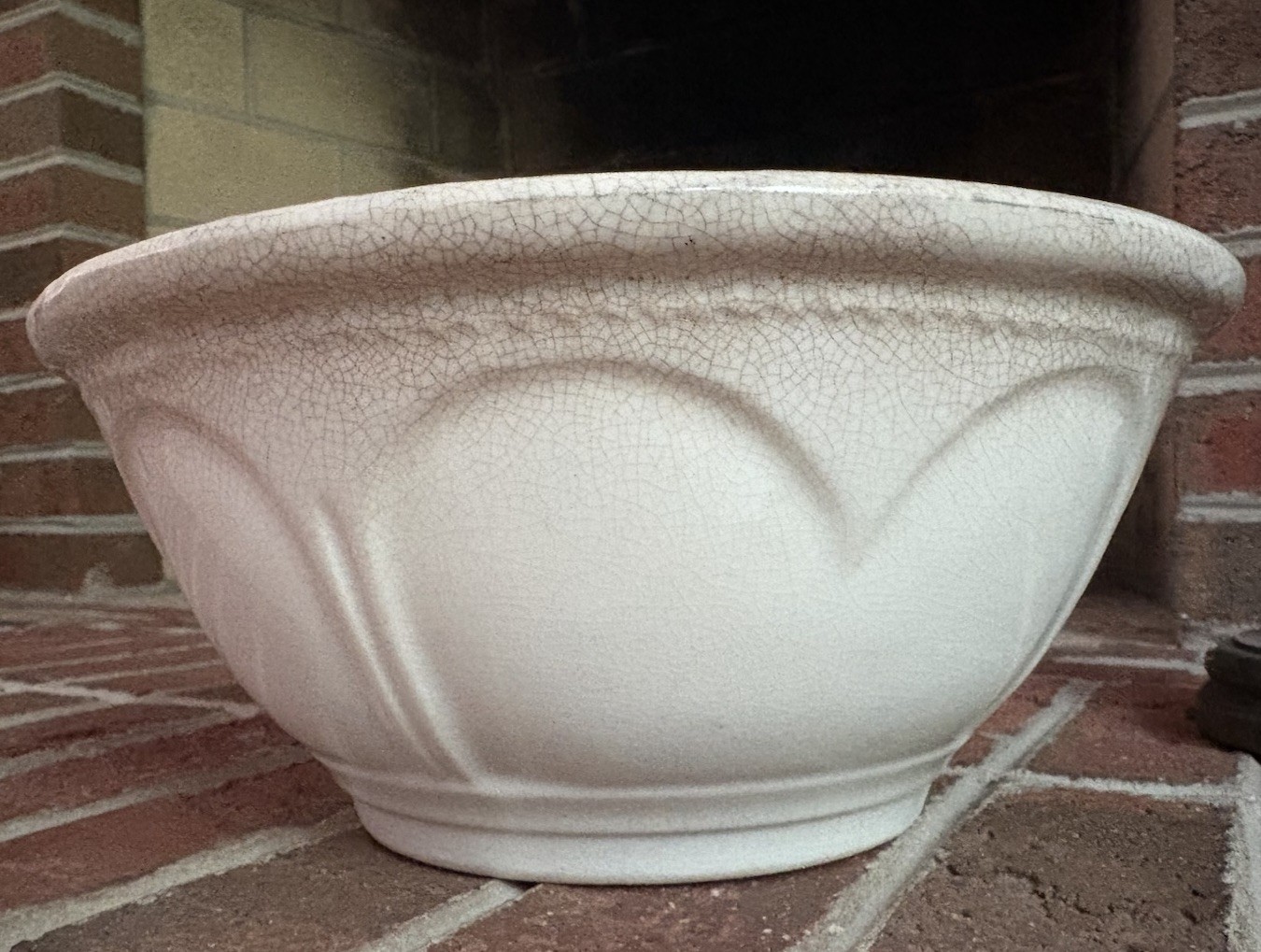 ATQ Primitive Farmhouse Stained Crazed White Ironstone 10.75” Heart & Rope Bowl