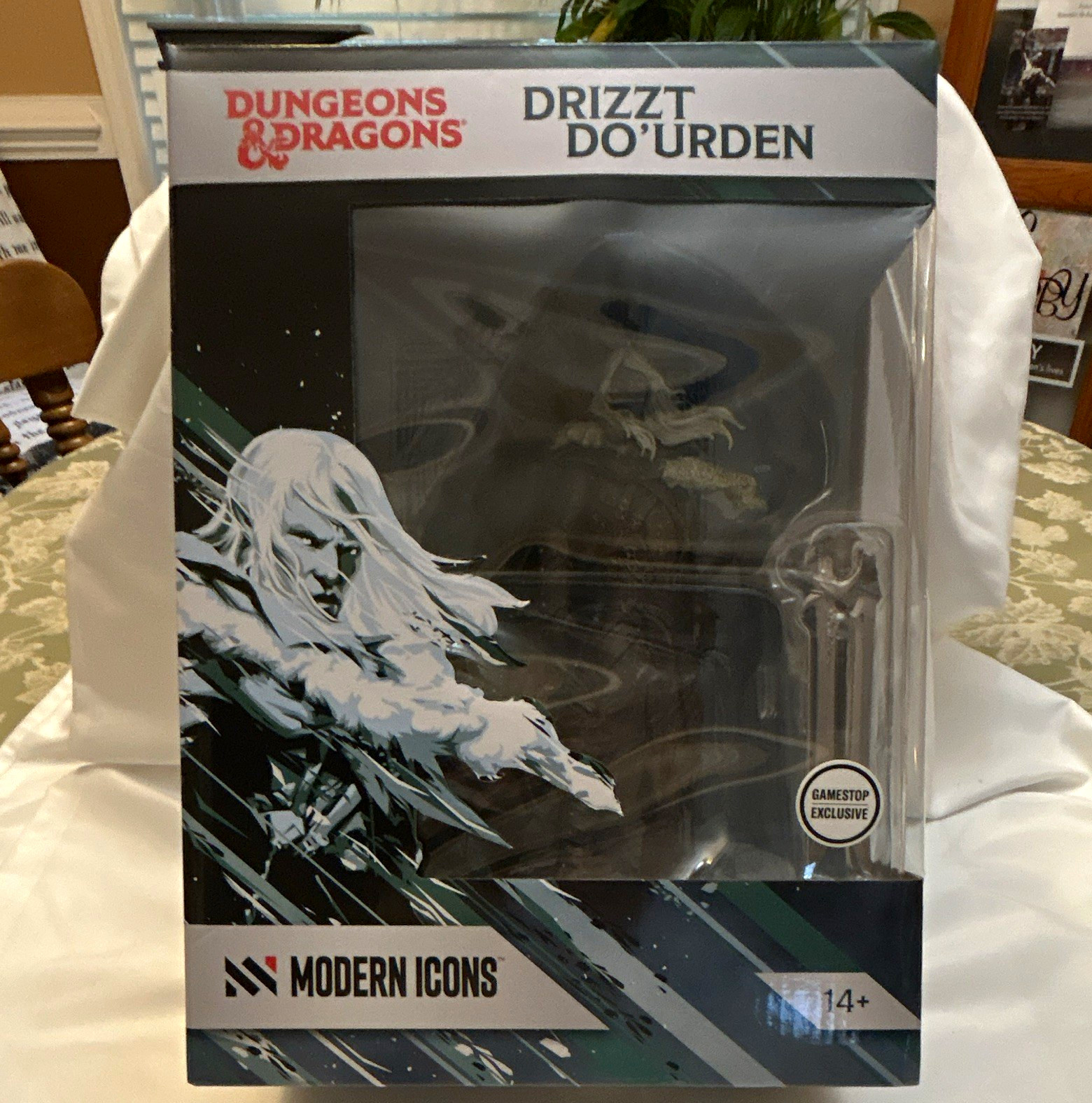 Dungeons & Dragons Modern Icons Drizzt Do'Urden Figure GameStop Excl 14+