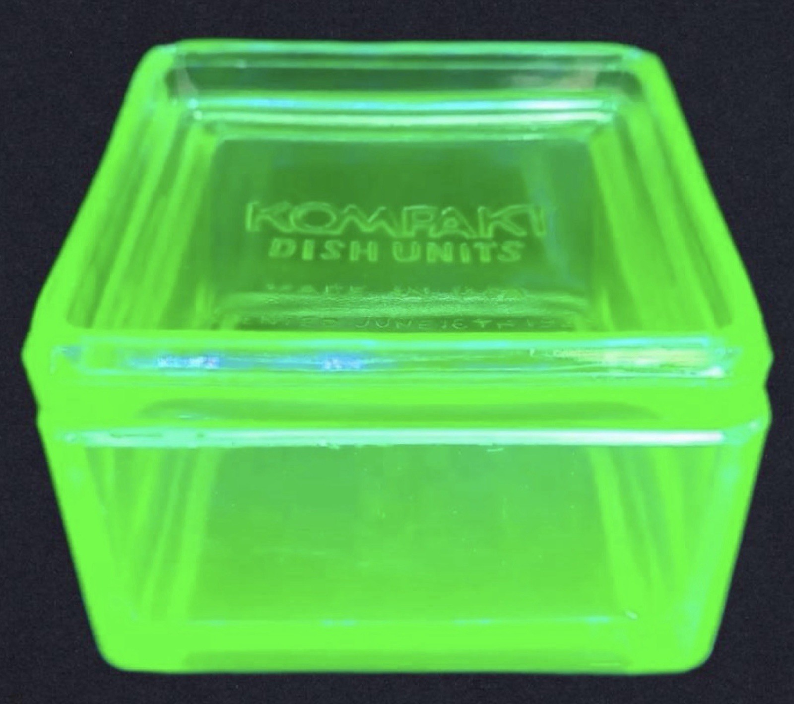 Antique Vintage Early 20th Century Kompakt Uranium Vaseline Glass Dish Unit