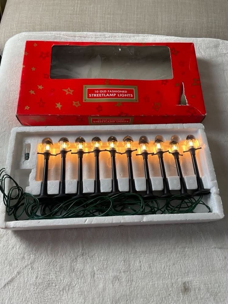 NIB VTG Mervyn\'s 10 Old Fashioned Streetlamp Lights Christmas Decor