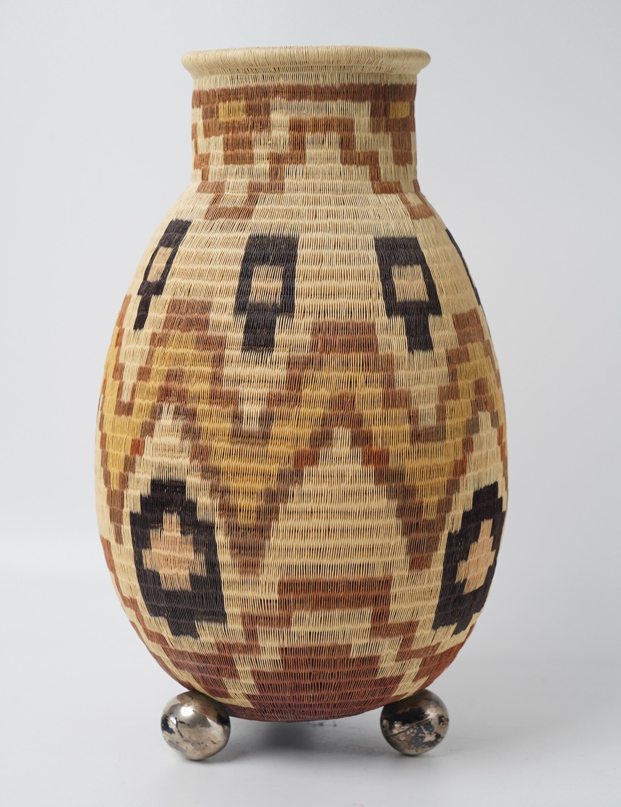 Vintage Wounaan Embera Woven Chunga Palm Basket Vase Geometric Silver Ball Feet