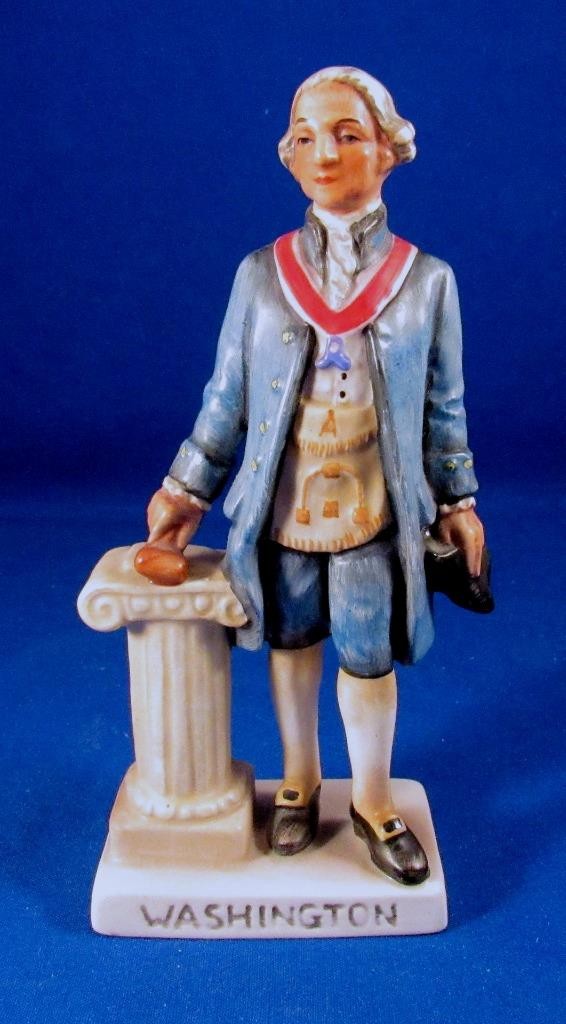 1957© GOEBEL® W. Germany GEORGE WASHINGTON Colonial Masonic Figurine (LA7) TMK-5