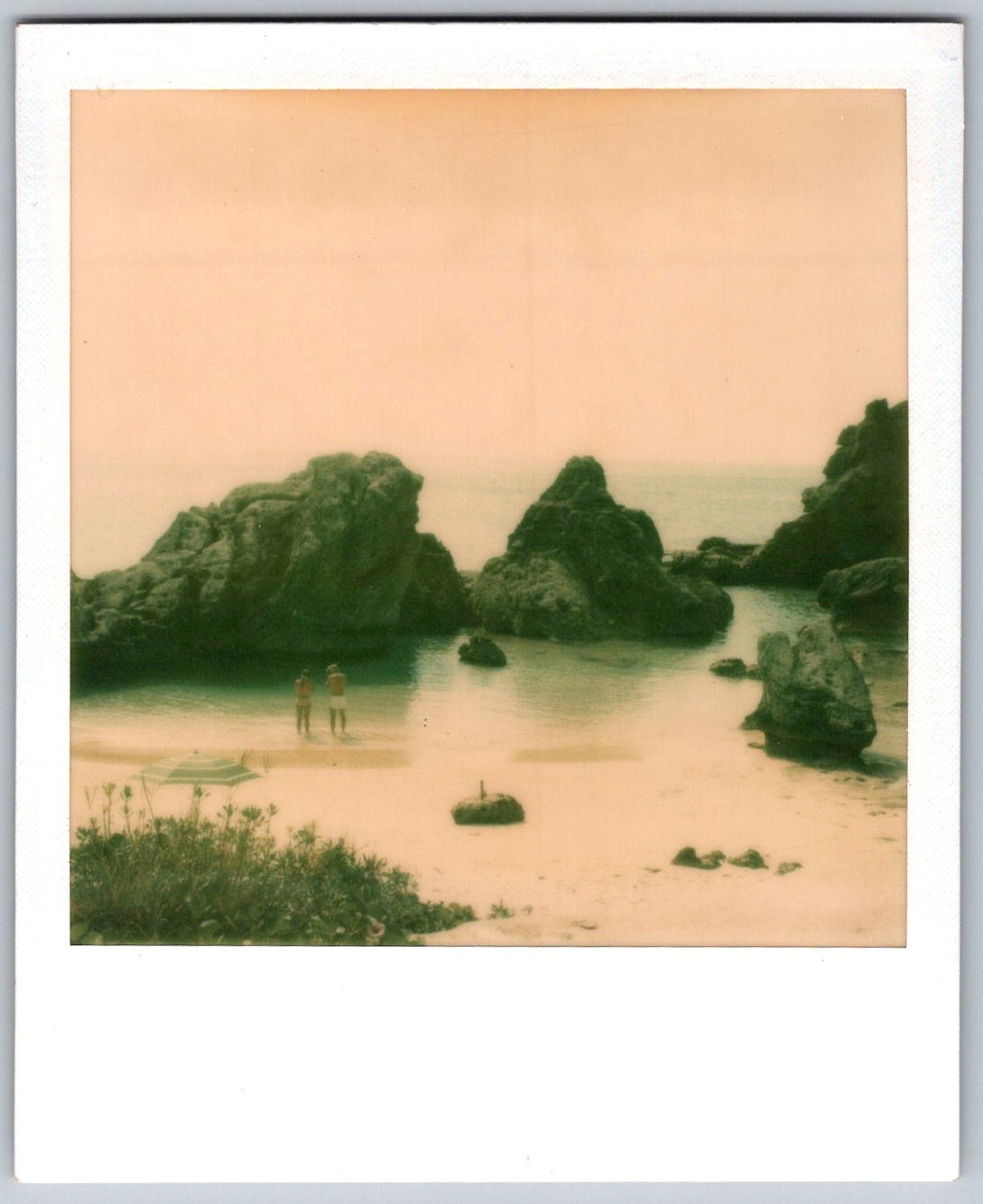 Vtg Polaroid Snapshot Photo Couple Swimsuits Secluded Beach Cove Rocks Vtg Polaroid Snapshot Photo Couple Swimsuits Secluded Beach Cove Rocks