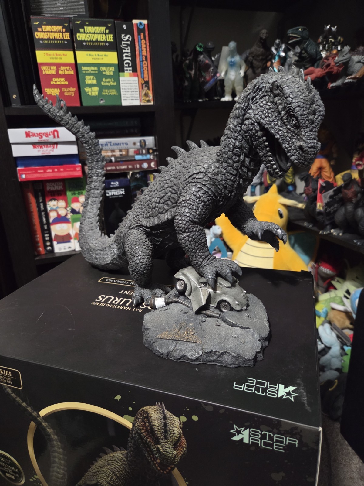 Star Ace SA9025 Rhedosaurus 2.0 Mono Ver 32cm Vinyl Statue Ray Harryhausen Xplus