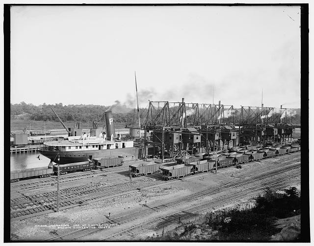 Photo:Conneaut Ohio ca 1900 Unloading Ore Brown Conveying Hoists Railroads