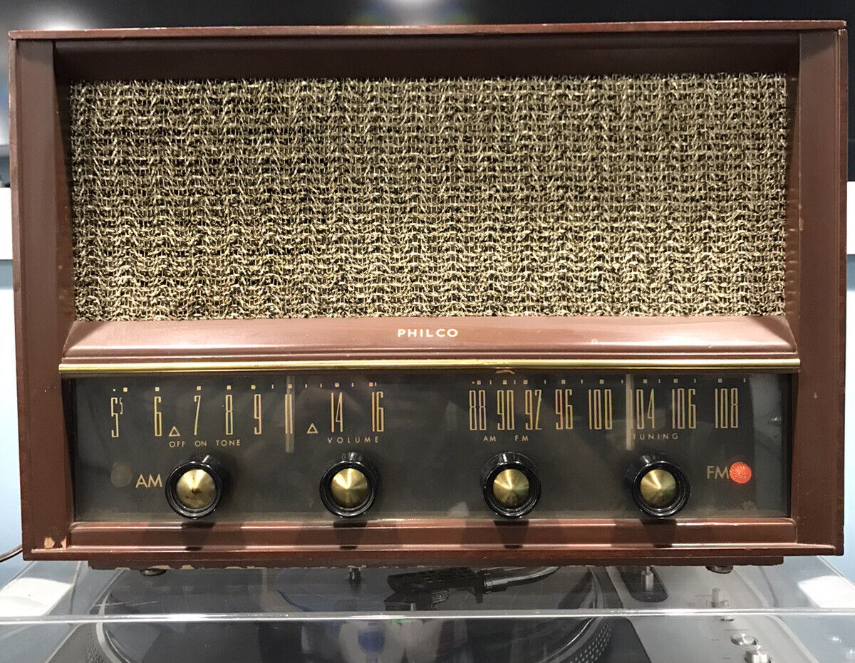 Antique Philco Am/FM Tube Radio  \