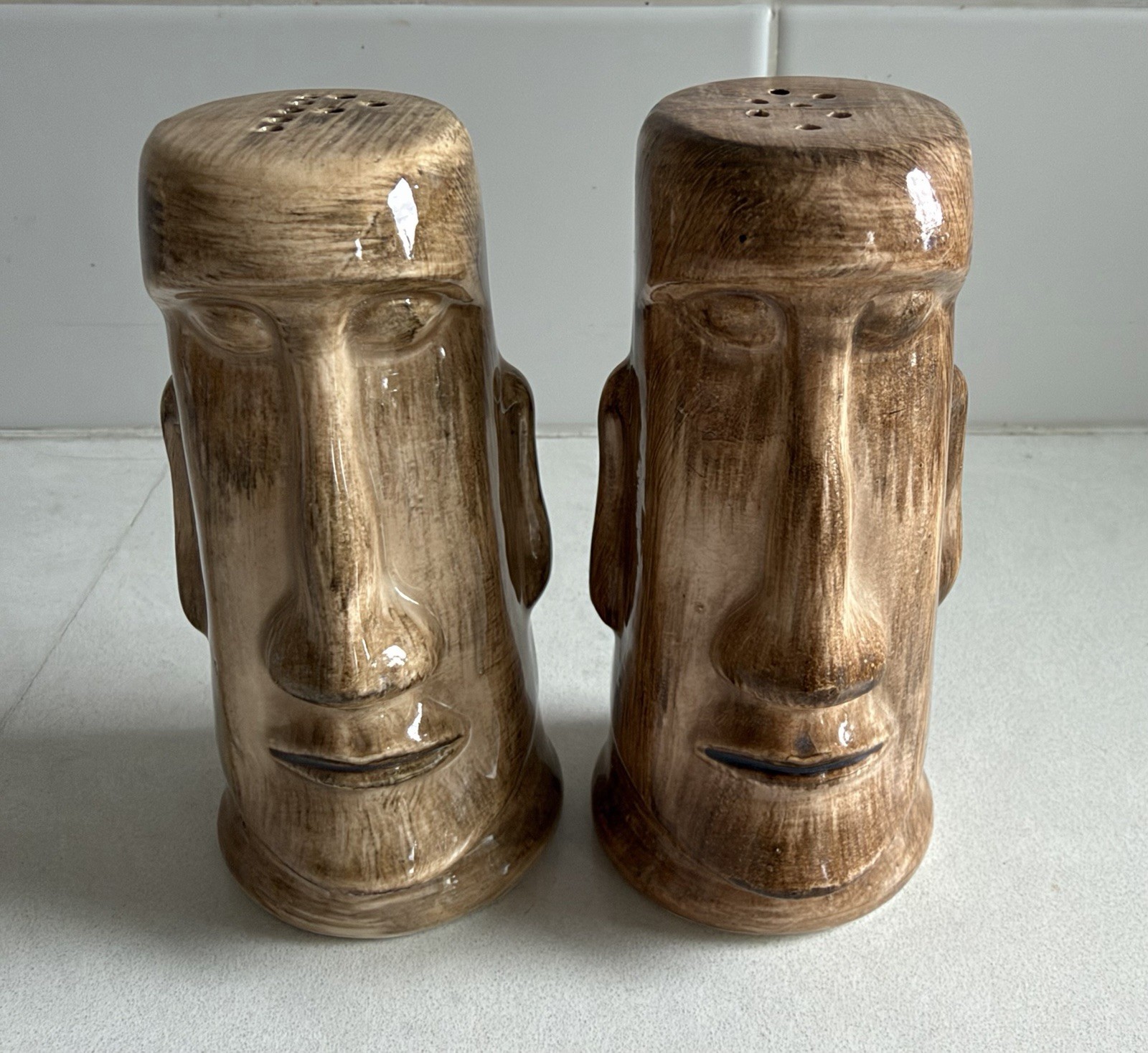 Disneyland Salt & Pepper Shakers Pair Adventureland Moa Tiki Disney Ceramic Disneyland Salt & Pepper Shakers Pair Adventureland Moa Tiki Disney Ceramic