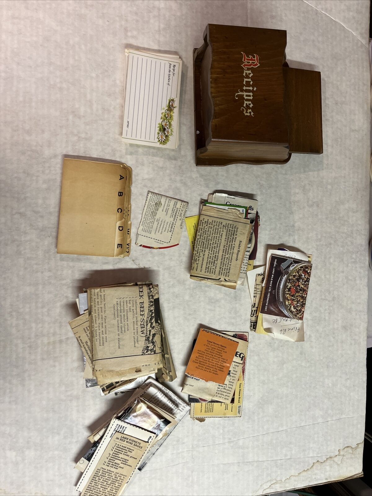 Vintage Wooden Recipe Box Index Recipe Card & Alphabet Cards Also Many Recipes