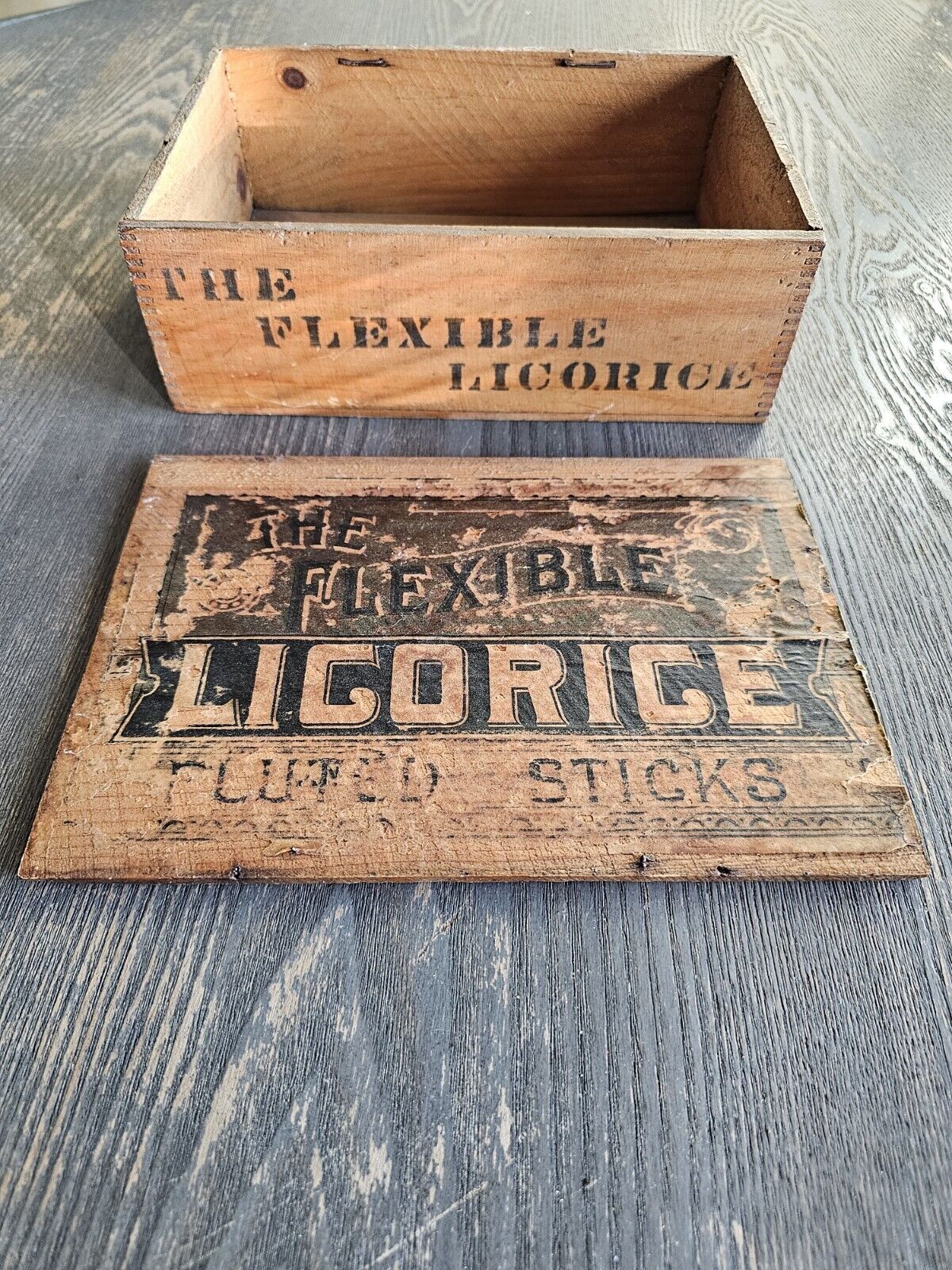 RARE VTG / Antique LICORICE Box Hare & Hound Flexible Licorice Fluted Licorice 
