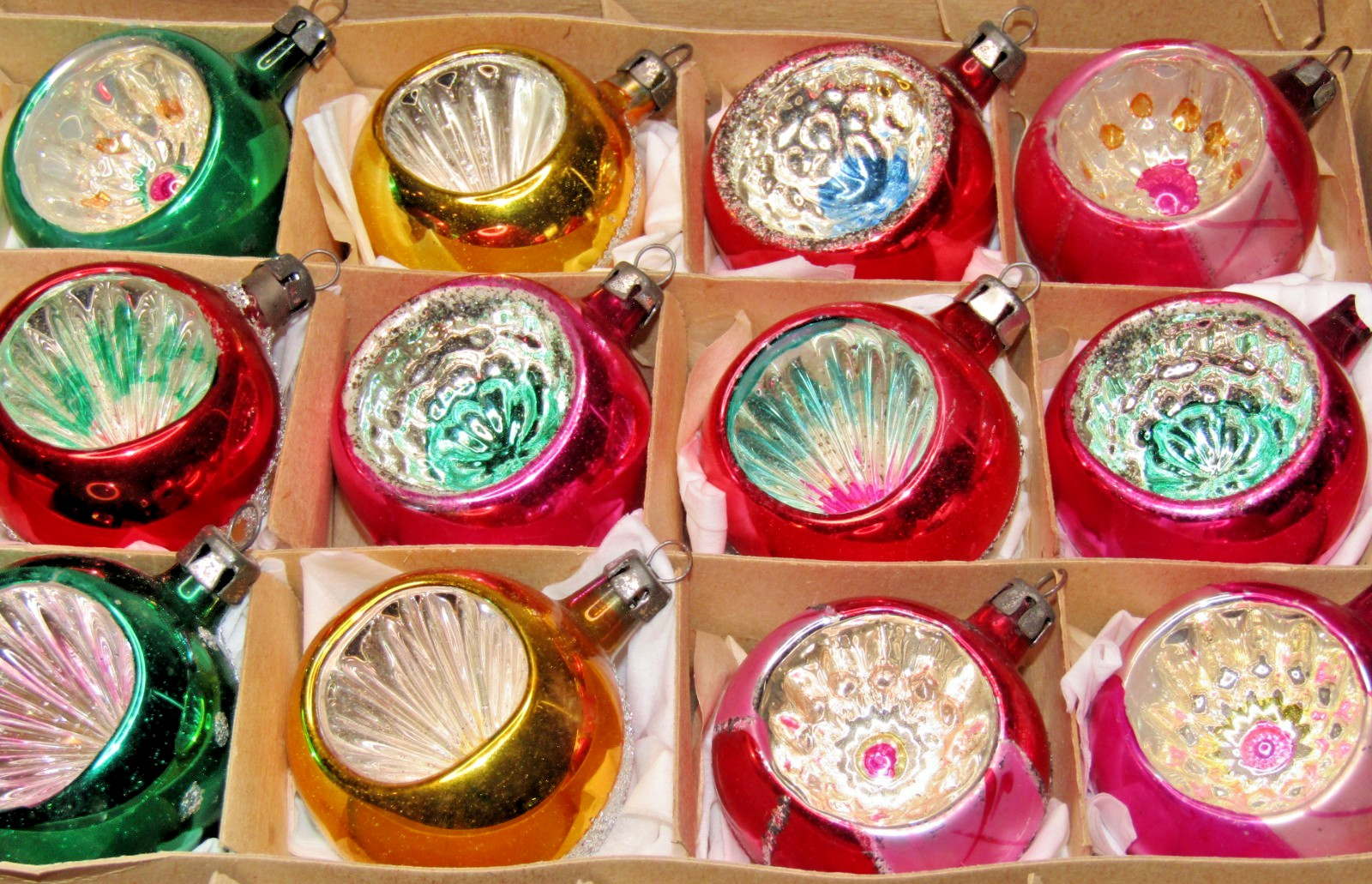 Lot VTG Glass Stencil Pictured FLOWER Indent BALL Christmas Ornaments Poland
