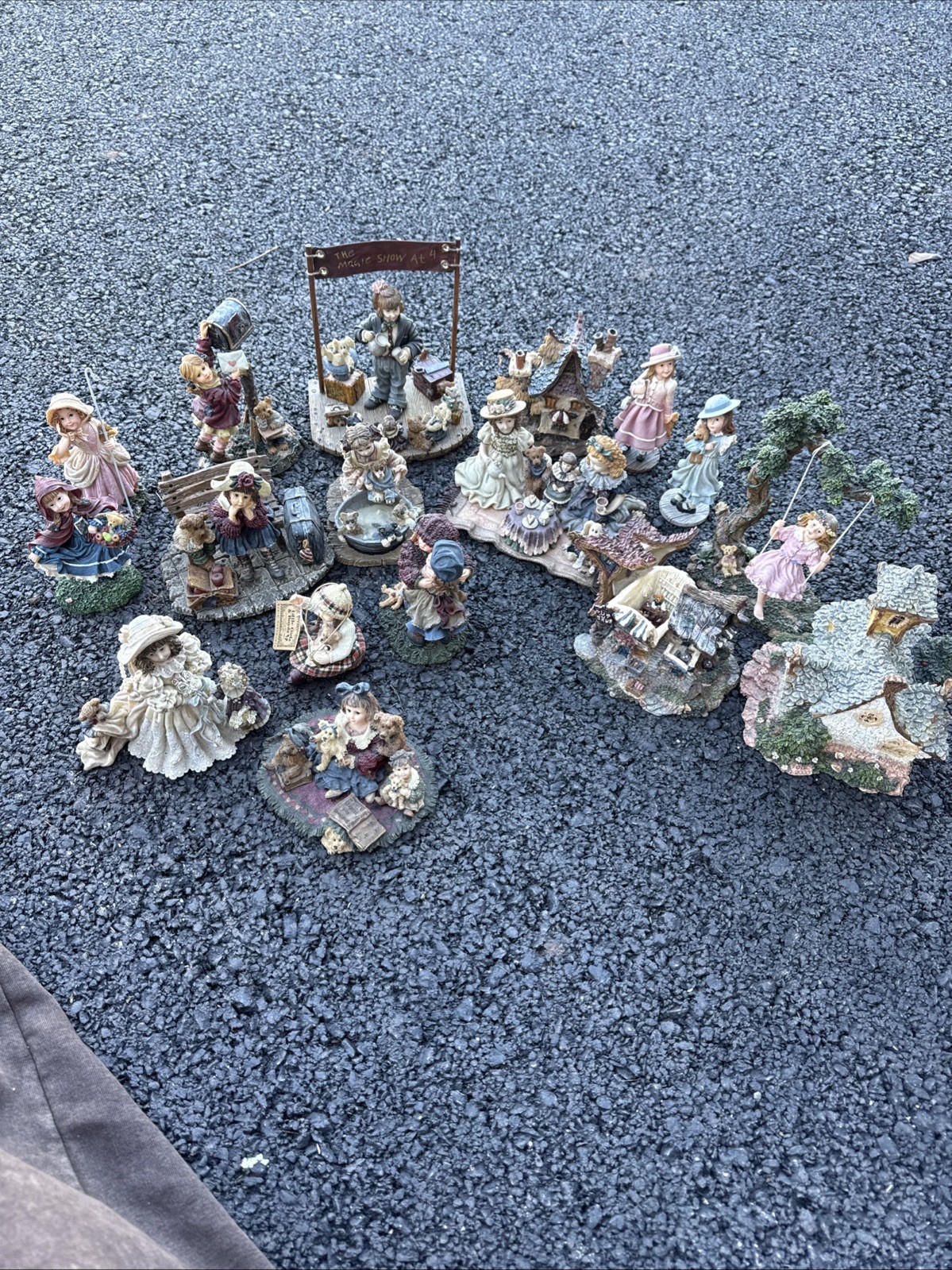 Boyds Bears Yesterdays Child Dollstone Resin Figurines Village Houses Large Lot