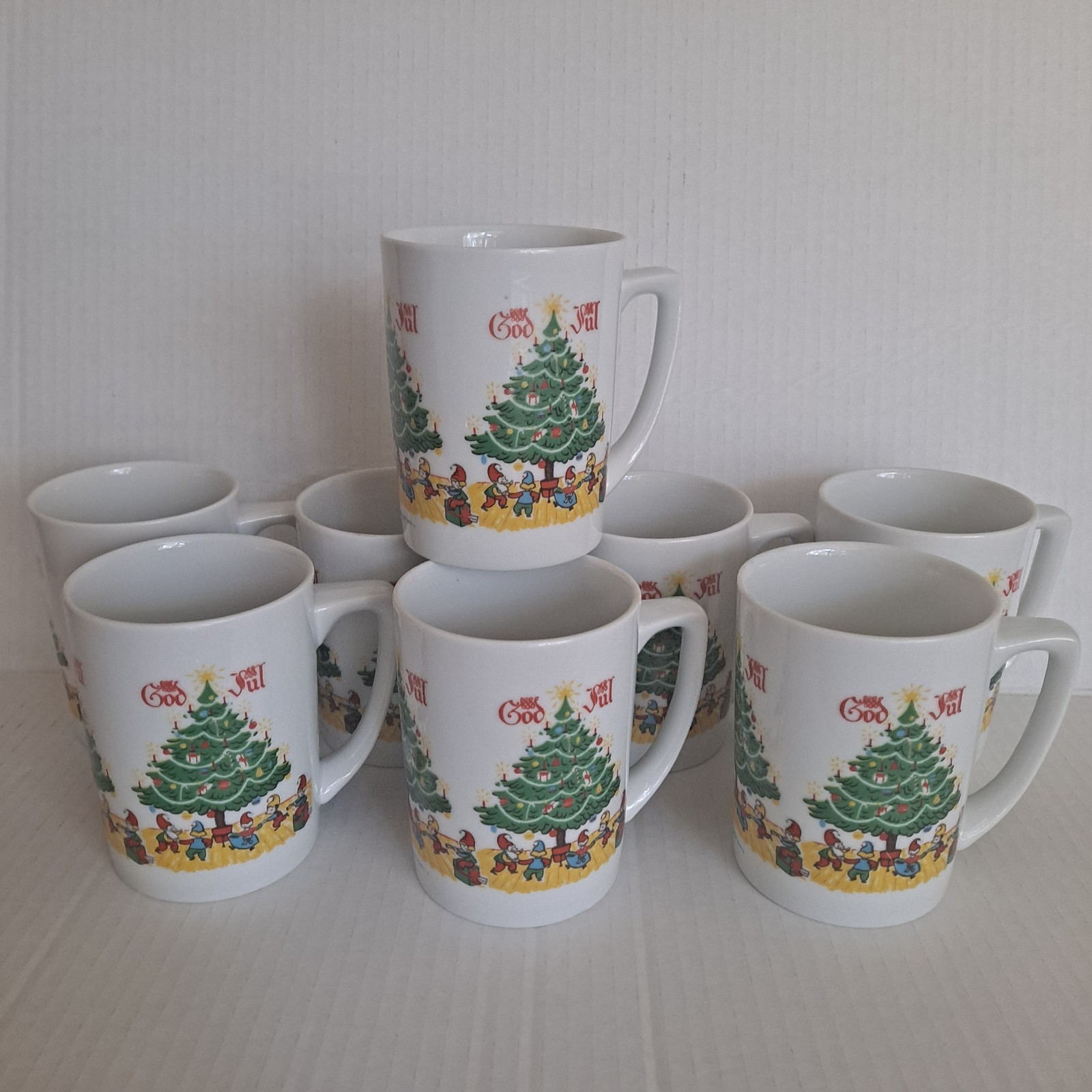 Set of 8 -Berggren Merry Christmas Coffee Mugs Scandinavian Design Dancing Elves