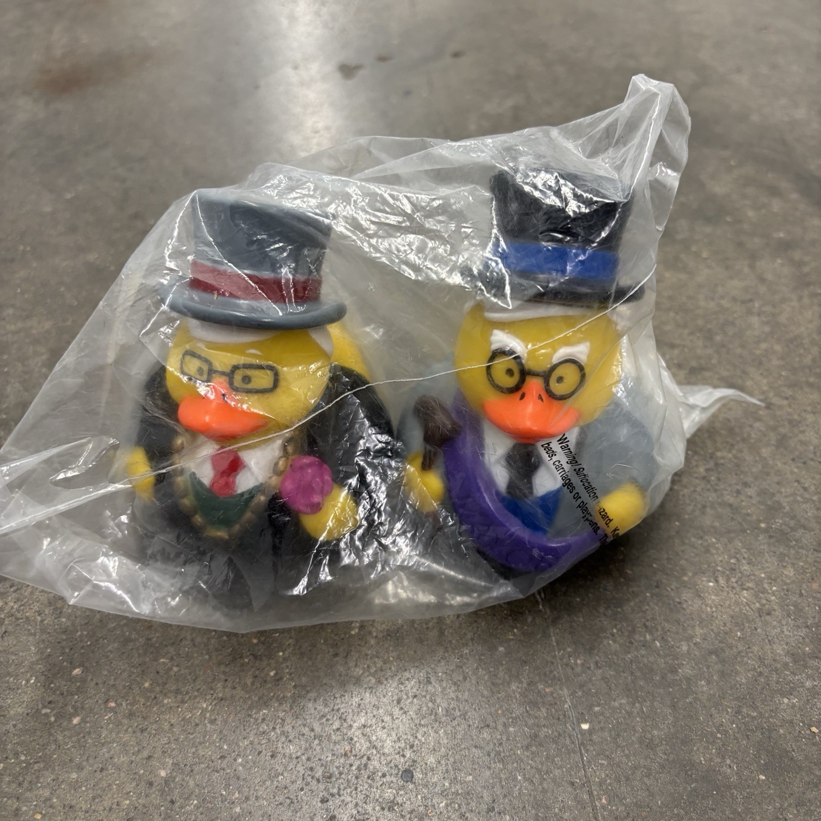 2017 Berkshire Hathaway Warren Buffett & Charlie Munger Rubber Ducks NEW IN BAG