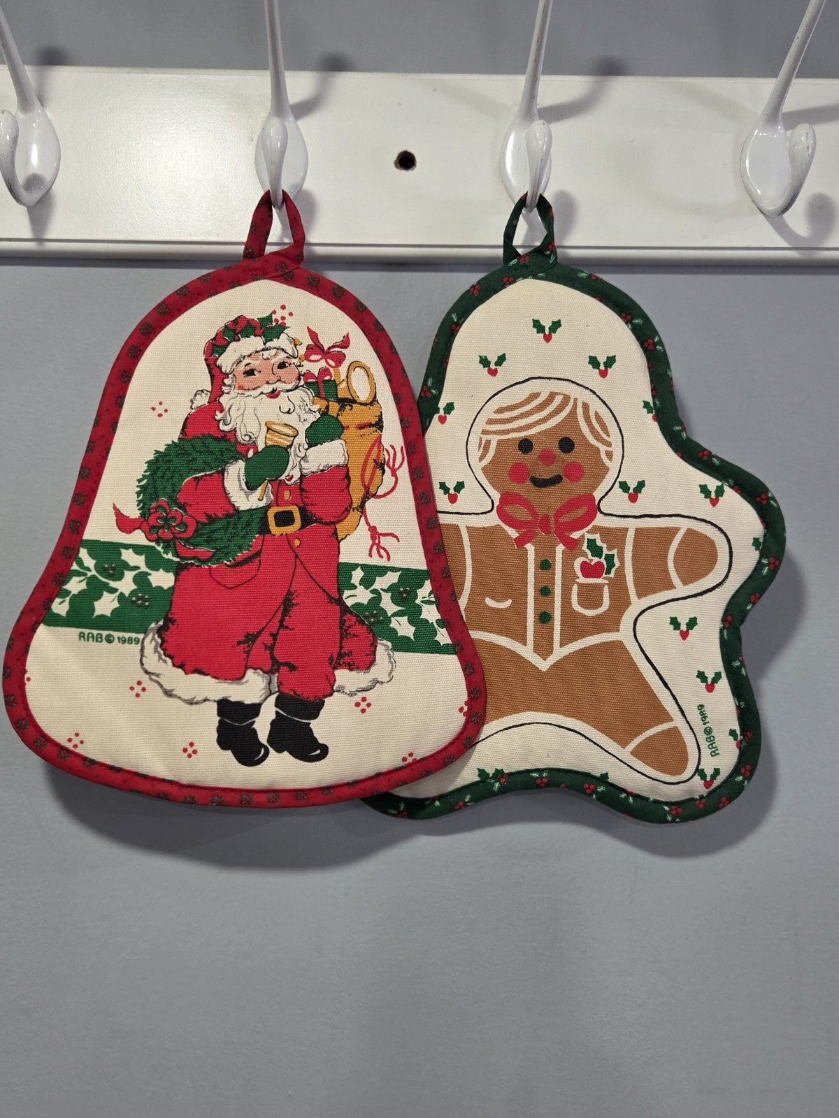 Vintage 1989 Christmas Pot Holders Santa Gingerbread Man