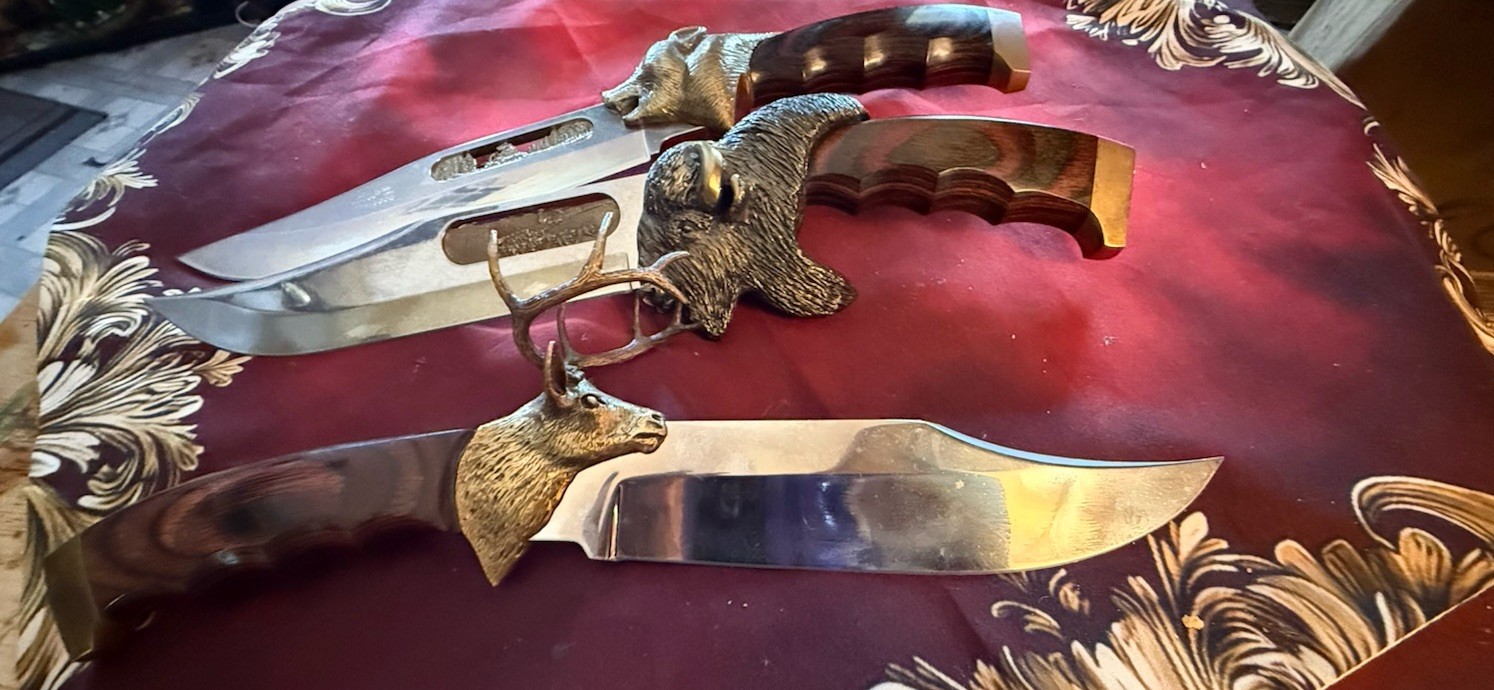 Kershaw’s Limited Edition Wildlife Knives X 3 Bison, Buffalo, Grizzly Bear Kershaw’s Limited Edition Wildlife Knives X 3 Bison, Buffalo, Grizzly Bear
