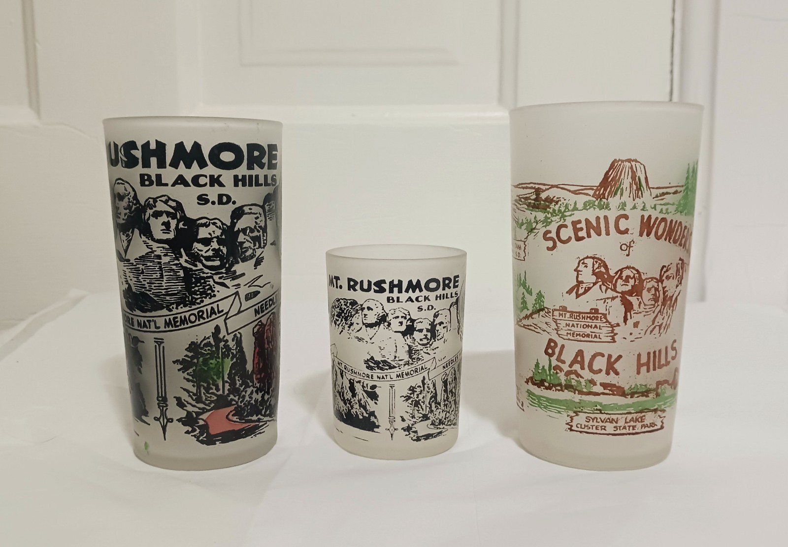 Vintage Lot of 3 Souvinier Black Hills Mt Rushmore tumbler MCM South Dakota