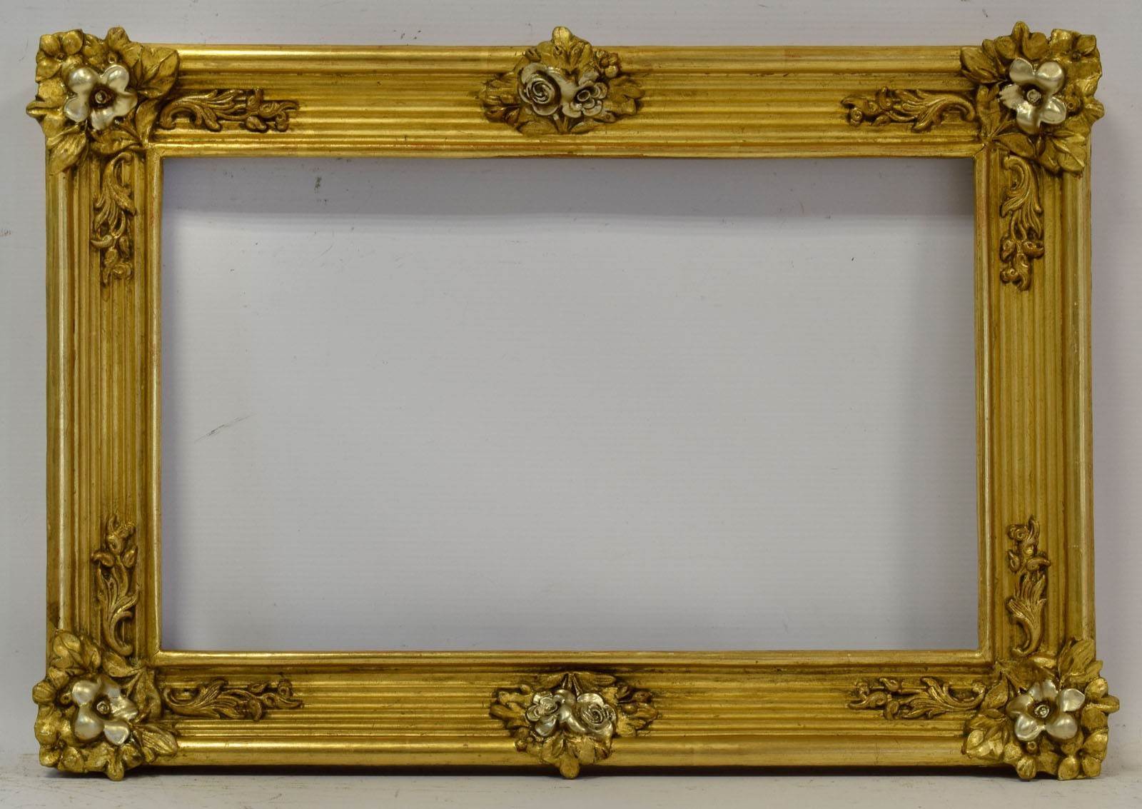 Ca 1900 Old frame,  original condition, with minor retouching.
